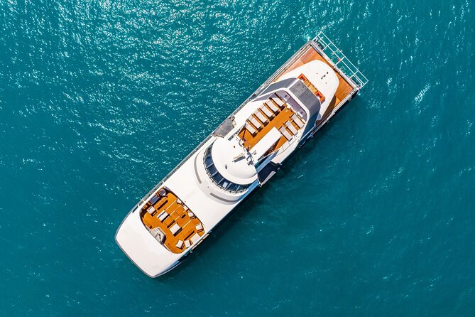 1hour Scenic Flight Heart Reef, Whitehaven Beach, Hill Inlet, GBR - Heart Reef and the Great Barrier Reef
