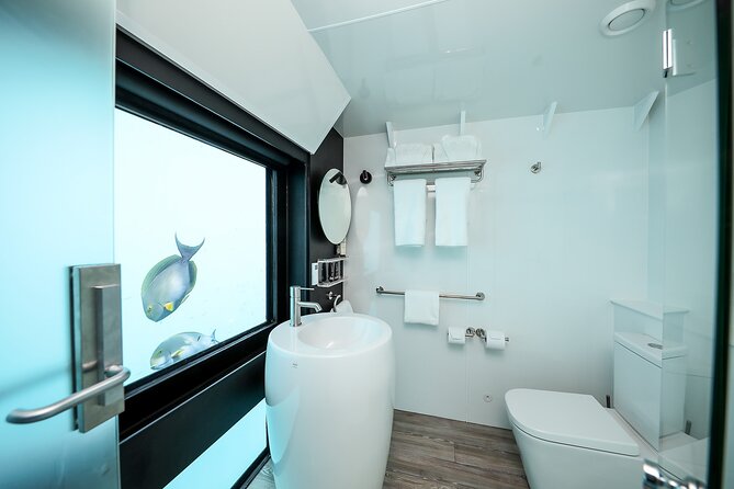 2 Day Great Barrier Reef "Reefsuites" Experience - Service matters in a small overnight setting