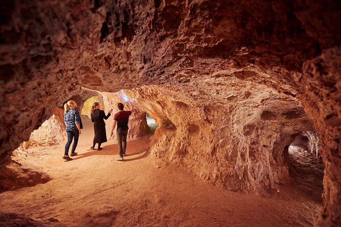 7 Day Uluru to Adelaide Cultural and Adventure Tour - Day 4: Crossing into South Australia and sleeping underground