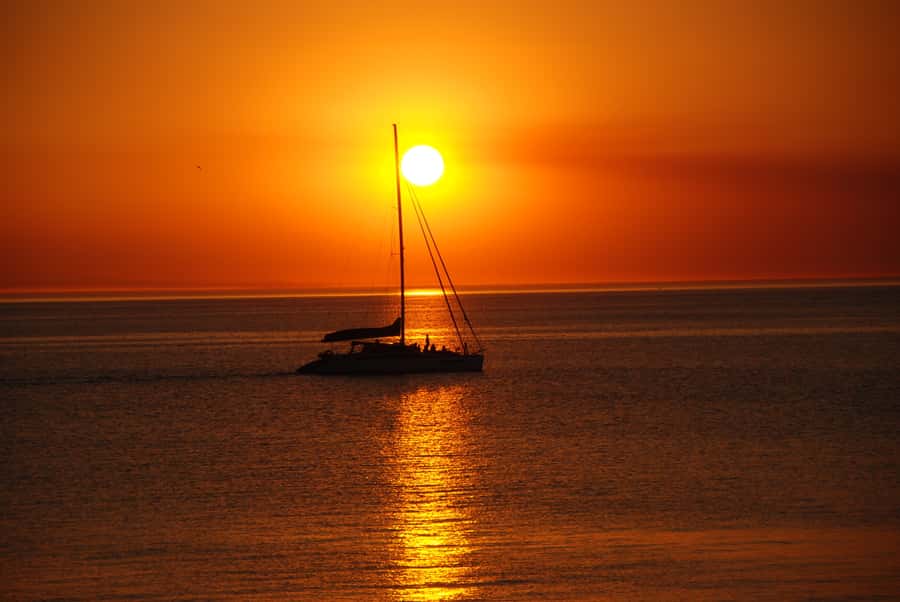 Adelaide: Glenelg Twilight Catamaran Cruise with Drink - Key points to know