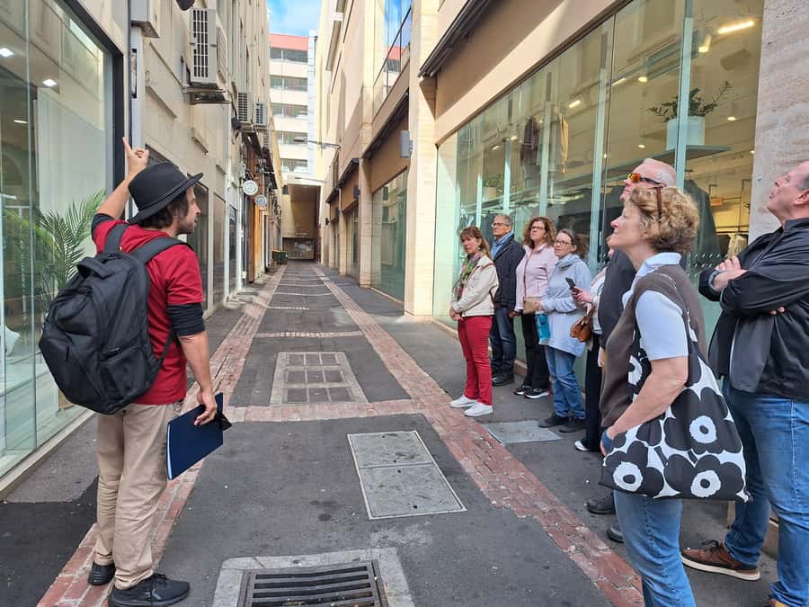 Adelaide: Guided Ultimate Walking Tour with Drink and Snack - Art, university life, and Adelaide’s social story