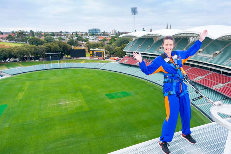Adelaide: Rooftop Climbing Experience of the Adelaide Oval - City View puts Adelaide in full perspective