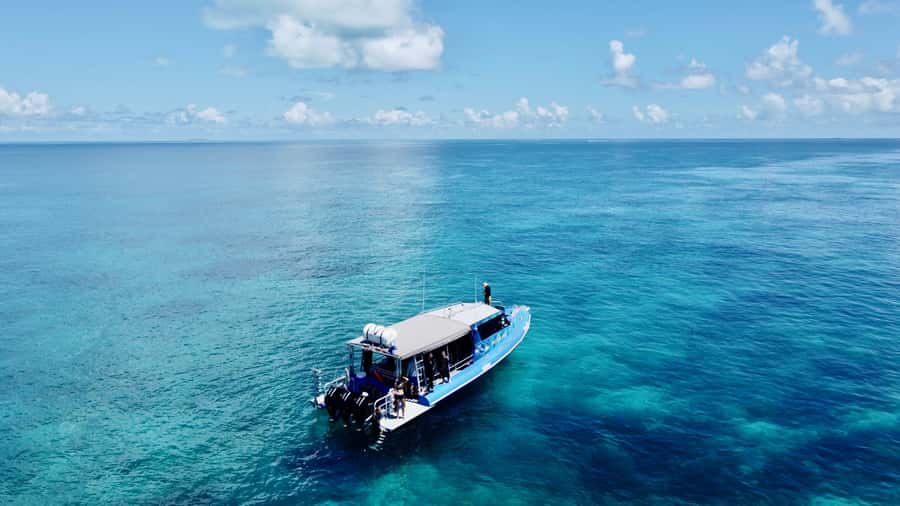 Agnes/1770: Southern Great Barrier Reef Snorkelling Day Trip - A small boat makes a big difference