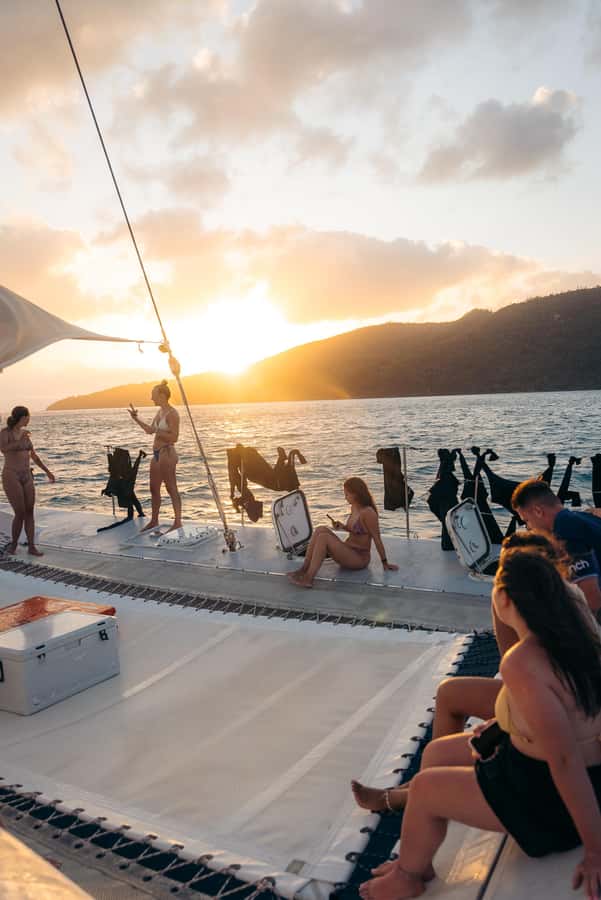 Airlie Beach: 2-Day Whitsunday Islands Sailing Snorkel Tour - Fresh meals and a friendly crew