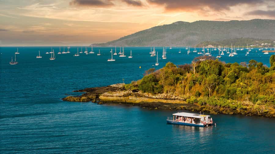 Airlie Beach: 2-Hour Sunset Cruise with Sparkling Wine - Key points at a glance