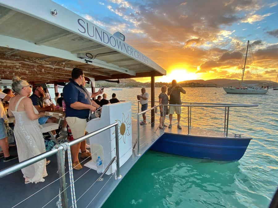 Airlie Beach: 2-Hour Sunset Cruise with Sparkling Wine - A crew-led evening, with music and humor