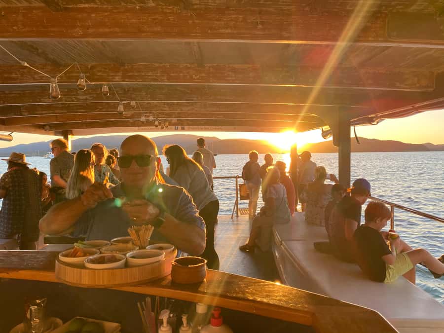 Airlie Beach: 2-Hour Sunset Cruise with Sparkling Wine - Comfort, access, and practical details
