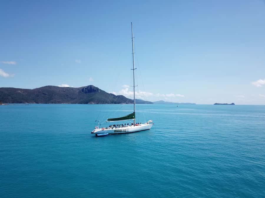 Airlie Beach: 2-Night Whitsundays Sailing Trip with Meals - Whitehaven Beach before the day boats arrive