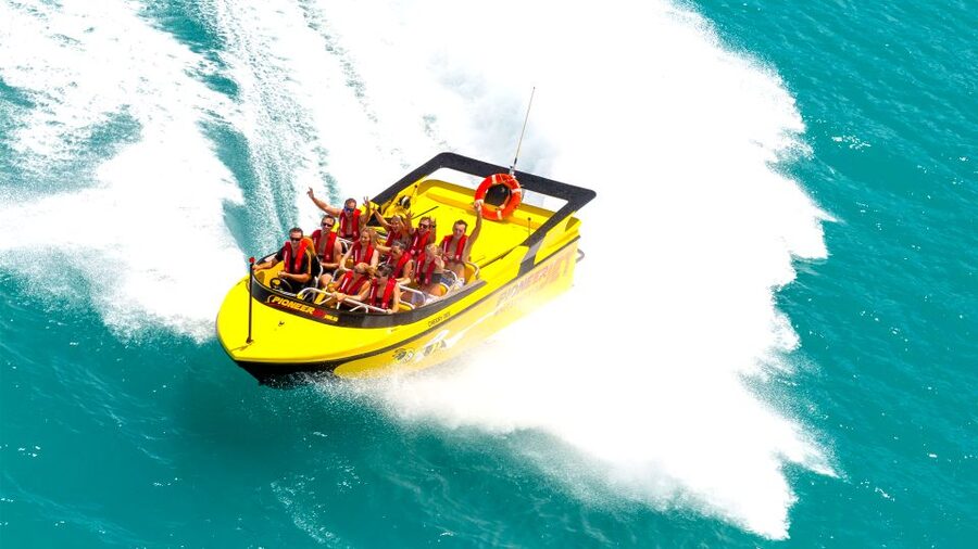 Airlie Beach: 30-Minute Jet Boat Ride - What to wear and bring for a soaking