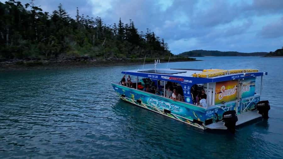 Airlie Beach: Glass-Bottom Boat Night Tour - Blue lights over the Whitsundays after dark