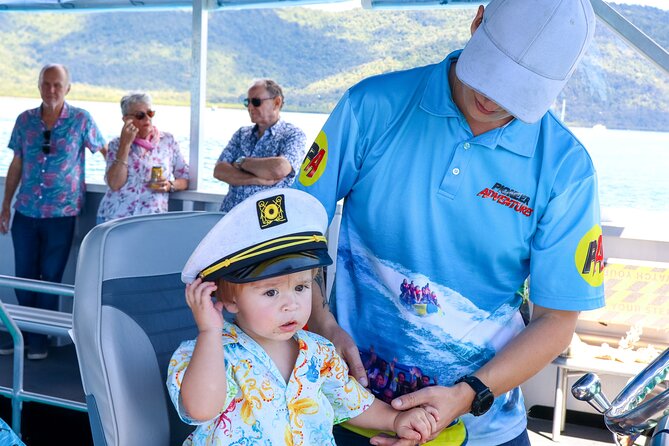 Airlie Beach Glass Bottom Boat Tour - The value of the live guide
