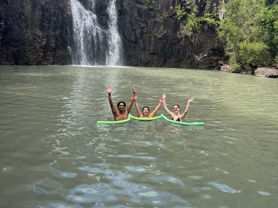 Airlie Beach: Roundtrip Tour to Cedar Creek. - Swimming, walking, and photo time