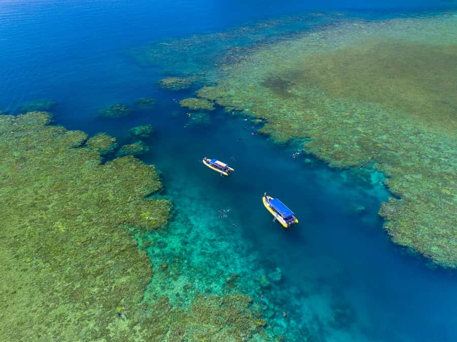 Airlie Beach: Snorkel, Hill Inlet Lookout & Whitehaven Beach - The raft ride is part of the attraction