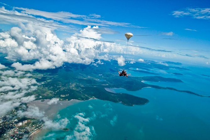 Airlie Beach Tandem Skydive Over the Whitsunday Islands - What the $250.18 price really covers