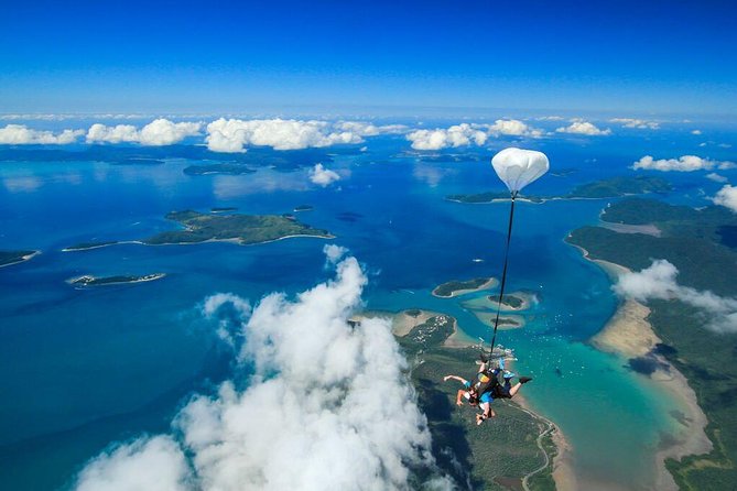 Airlie Beach Tandem Skydive Over the Whitsunday Islands - Training, harnesses, and the safety briefing