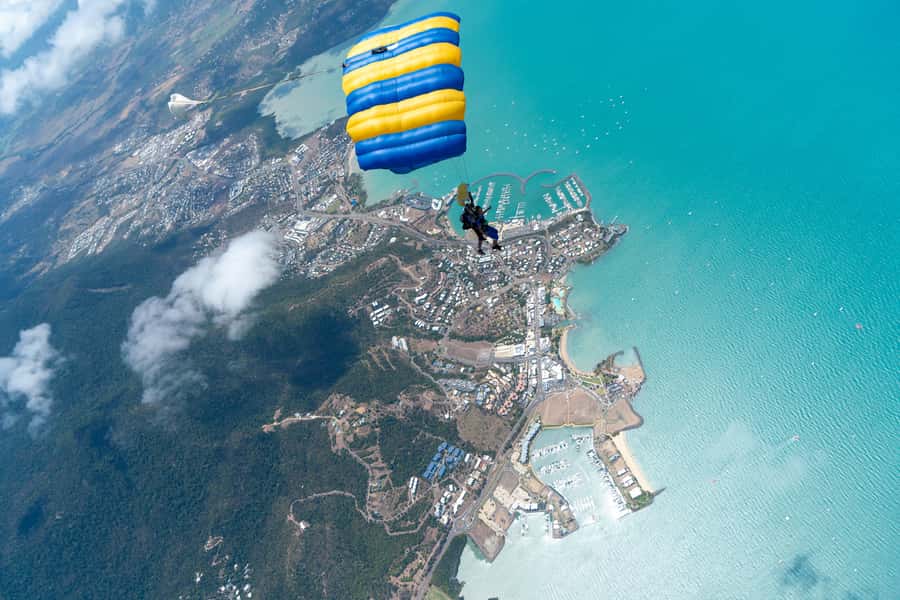 Airlie Beach: Tandem Skydive over the Whitsundays - Freefall, canopy time, and the landing