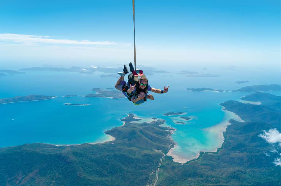 Airlie Beach: Tandem Skydive over the Whitsundays - What the four-hour schedule really includes