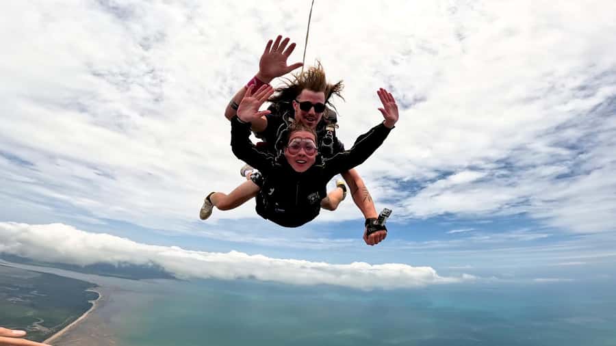 Airlie Beach: Tandem Skydiving Experience with Beach Landing - From Wisdom Cafe to the launch site
