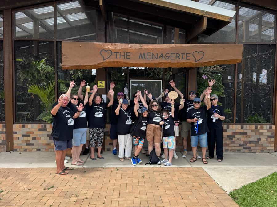 Airlie Beach: The Airlie Hopper Sightseeing Bus - The guide can shape the whole day