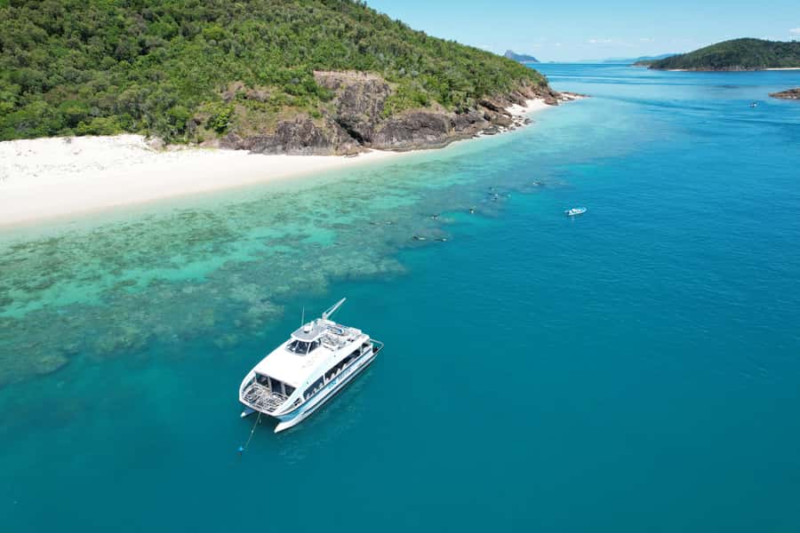 Airlie Beach: Whitehaven Beach Club - The long approach to Whitehaven Beach