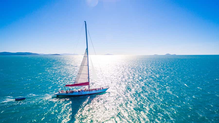 Airlie Beach: Whitsunday Islands 2-Day Sailing Tour - Heat, shade, and comfort on deck
