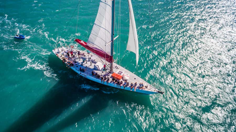 Airlie Beach: Whitsunday Islands 2-Day Sailing Tour - Snorkeling the Whitsunday reefs