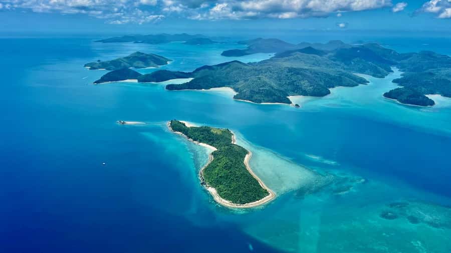 Airlie Beach: Whitsundays & Great Barrier Reef Scenic Flight - The transfer from Airlie Beach to Whitsunday Coast Airport