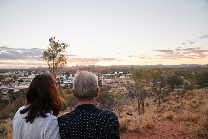 Alice Springs Highlights Tour - Finishing above town at Anzac Hill