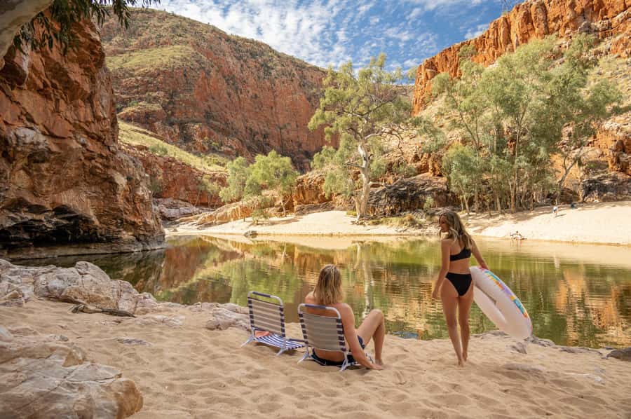 Alice Springs: West MacDonnell Ranges & Standley Chasm Tour - Simpsons Gap: a calm start with a chance of wallabies