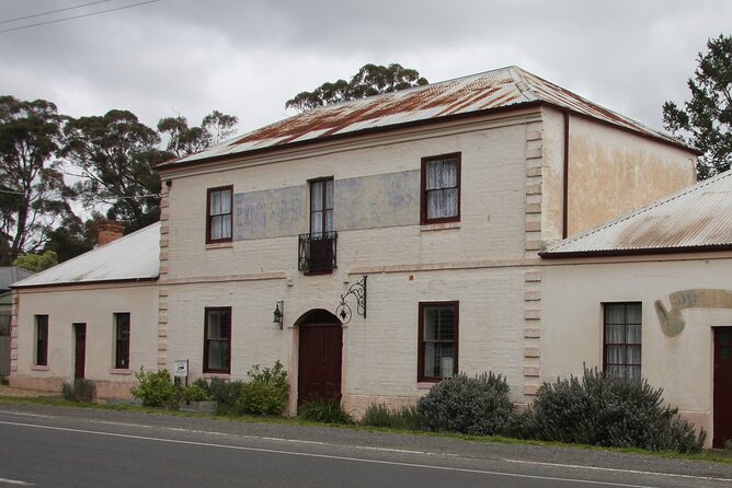 Alices Journeys Walking Tours of Daylesford 2.30pmFRI 11.30amSAT - Group size, children, and private bookings