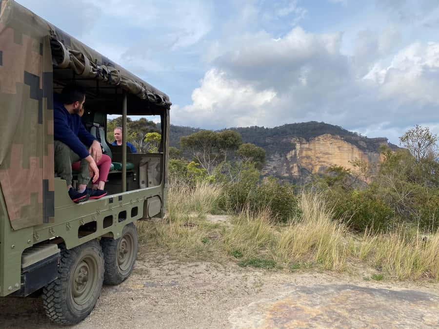 Blue Mountains 3 Hour Army Truck Adventures - Echo Point is an easy place to begin