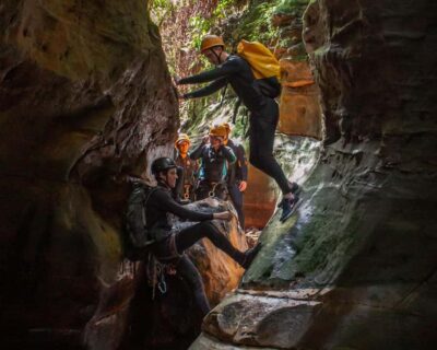 Blue Mountains: Abseiling and Canyoning Experience