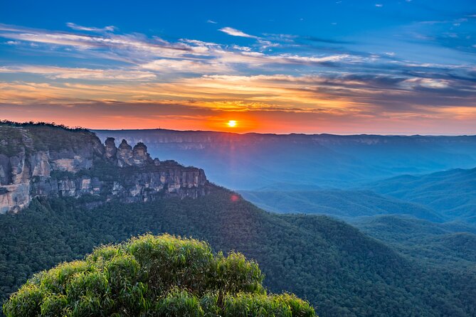 Blue Mountains Day Tour with Wildlife and Scenic World Entry - Echo Point and the Three Sisters