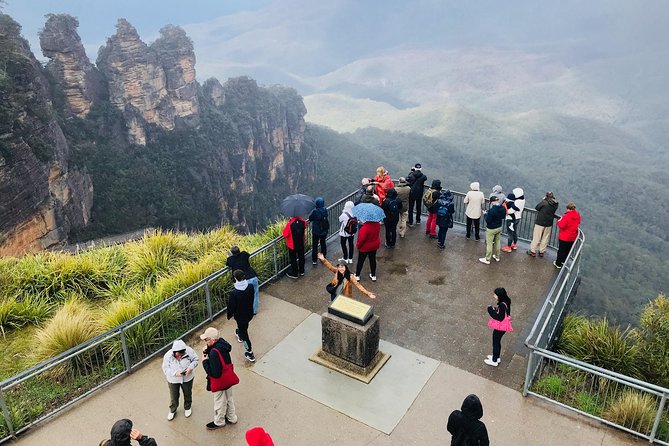 Blue Mountains Full Day Guided Tour - Wildlife, waterfalls, and signs of the past