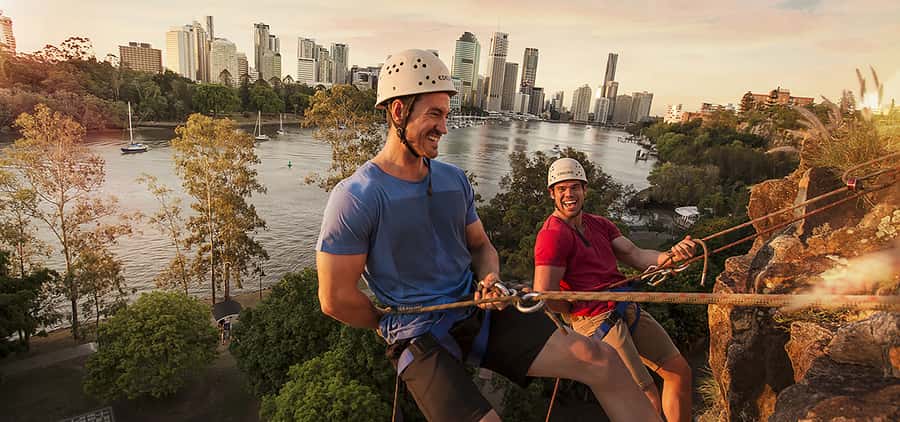 Brisbane: Abseiling at Kangaroo Point Cliffs - Stepping over the edge at Kangaroo Point
