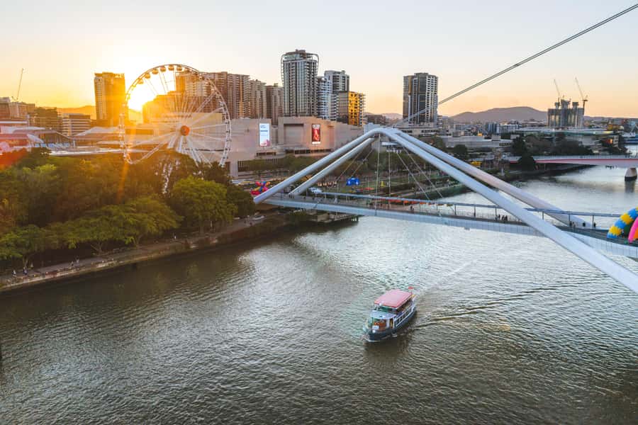 Brisbane: Cruise to Lunch Package: 10:30am-2pm (3.5hr) - The 45-minute return to South Bank
