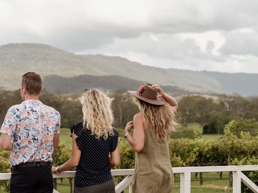 Brisbane: Daytime Glow Worm Caves Hop-on Hop-off Bus Tour - Tamborine Mountain shops and morning free time