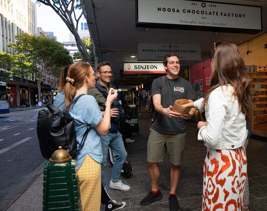 Brisbane: Small-Group 3-Hour Walking Tour with a Drink - Walking comfort, weather and access