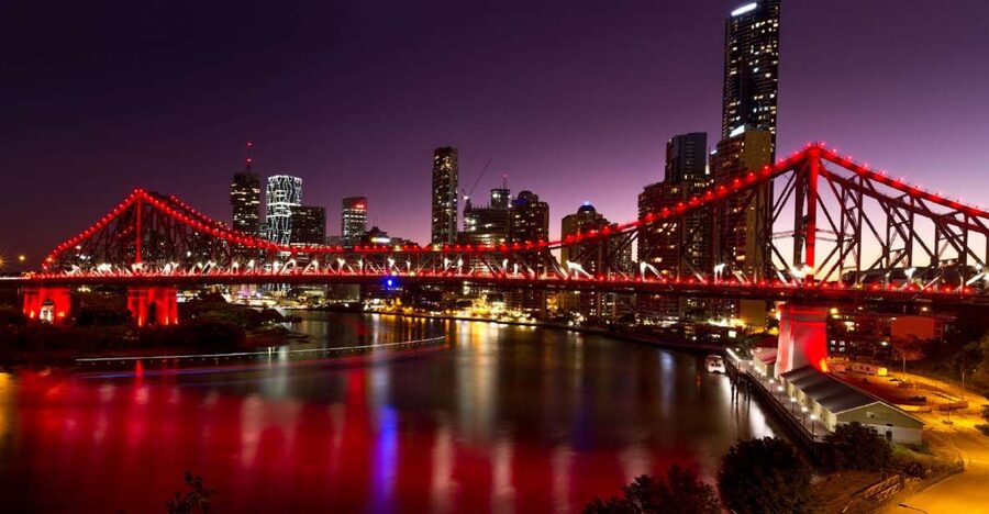 Brisbane: True Crime Tour - Pace, walking effort, and evening conditions