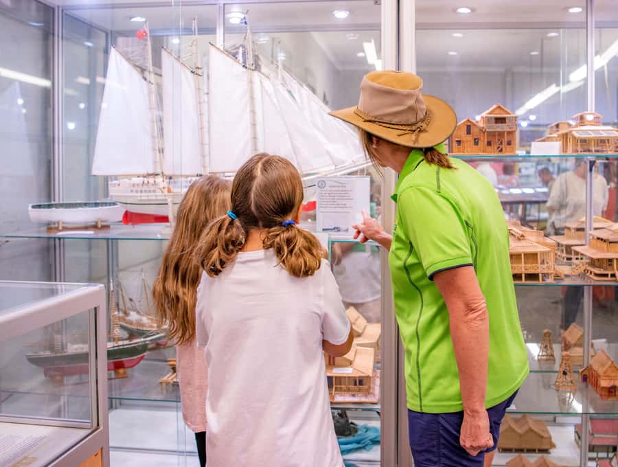 Broome: Matso's Brewery, Museum & Crocodile Park Combo Tour - Meeting the crocodiles at Malcolm Douglas Crocodile Park