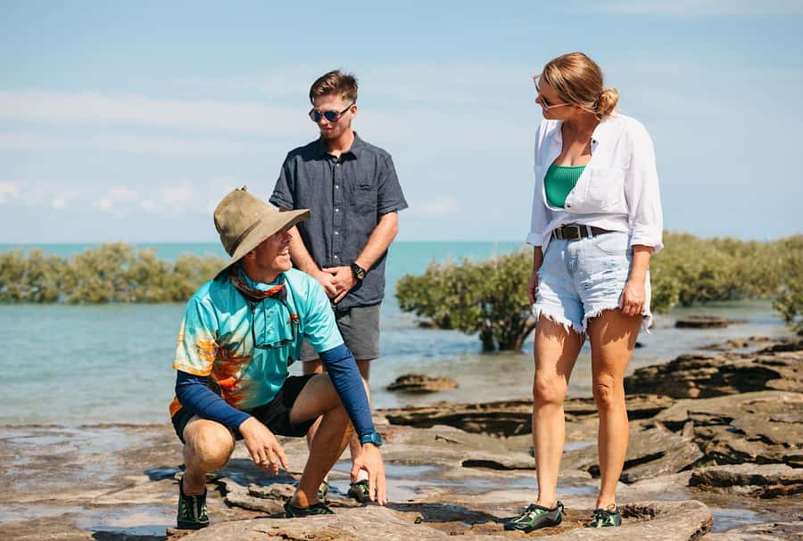 BROOME: SCENIC & PREHISTORIC CRUISE- Wine & Gourmet Platters - The return across Roebuck Bay
