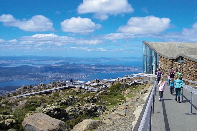Bruny Island Traveller - Gourmet Tasting and Sightseeing Day Trip from Hobart - Group size, pace and possible crowding