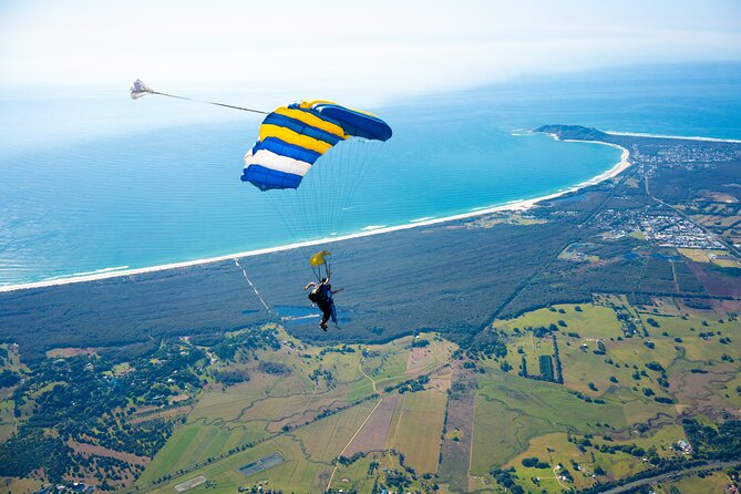 Byron Bay: Tandem Skydive Experience - The scenic flight over Cape Byron