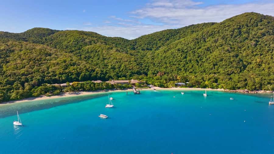 Cairns: 2-Day Great Barrier Reef and Fitzroy Island Tour - The glass-bottom boat and island trails