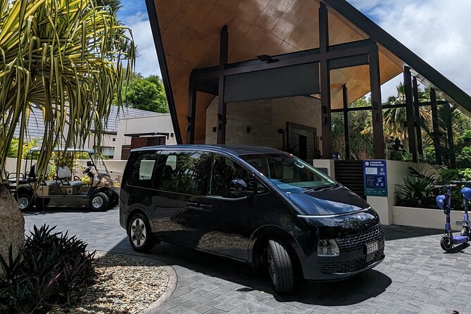Cairns Airport to Port Douglas Shared Shuttle - Comfort, cleanliness, and the family question