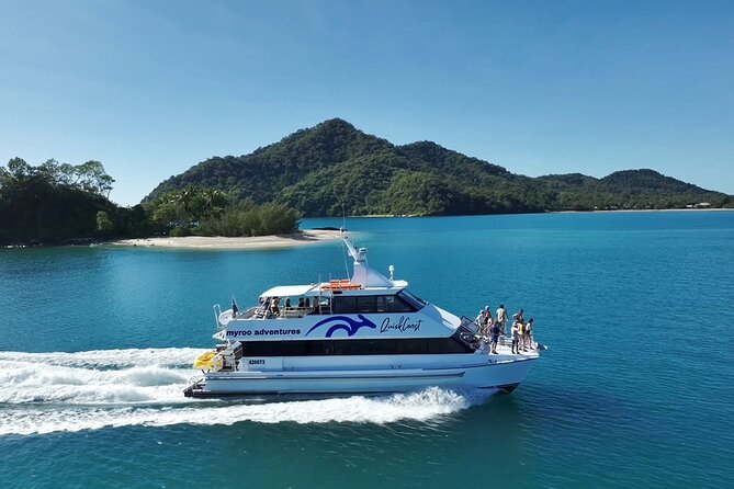 Cairns Catamaran Harbour and Dinner Cruise - Comfort, seating, and practical details