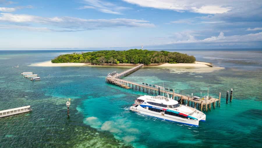 Cairns: Green Island + Moore Reef Activity Platform Combo - Two Great Barrier Reef stops in one long day
