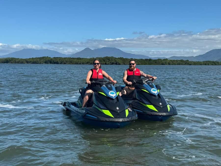 Cairns: Guided Jetski Tour 30 or 60 min - Learning to handle your jet ski