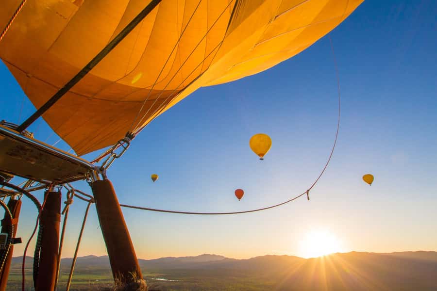 Cairns: Hot Air Balloon Flight with Transfers - What the basket ride feels like