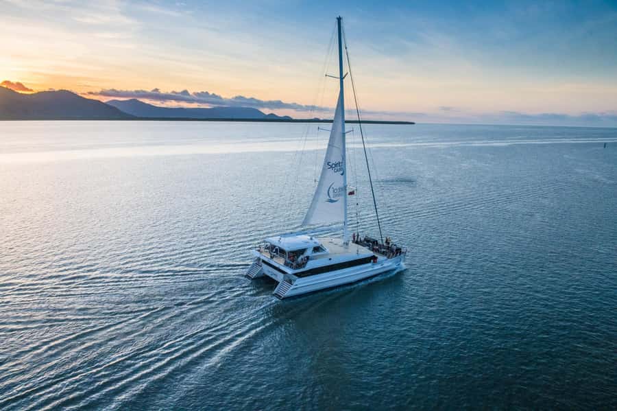Cairns: Spirit of Cairns Dinner Cruise - The boat and the best place to sit